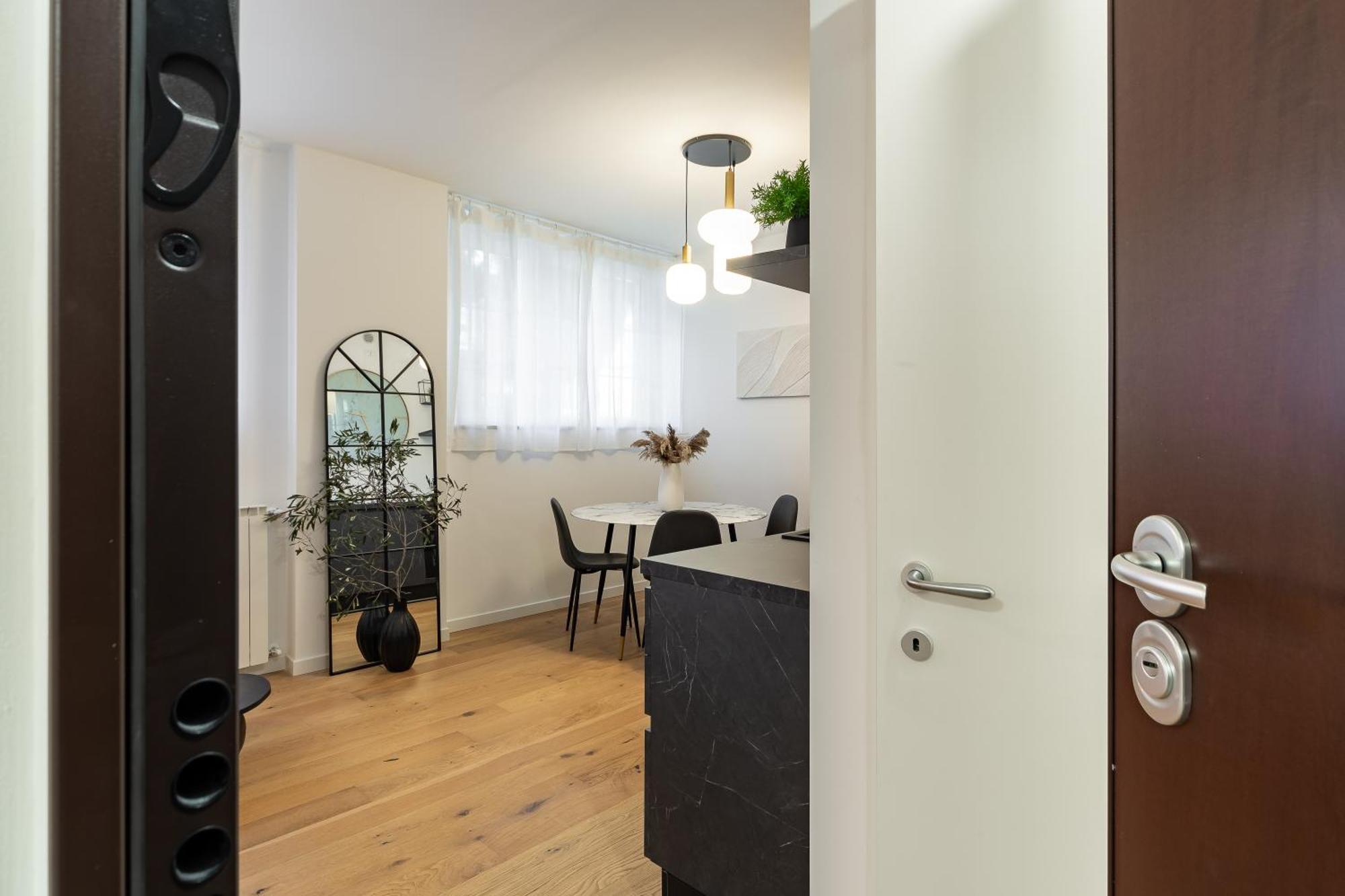 45Royal Stylish House Milan City Center Bagian luar foto